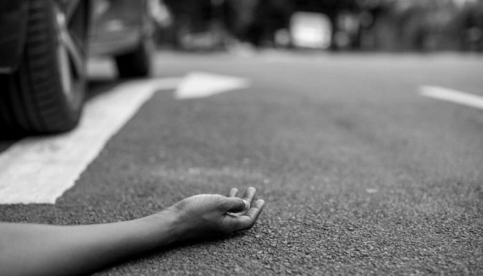 hand lying on the ground (1)
